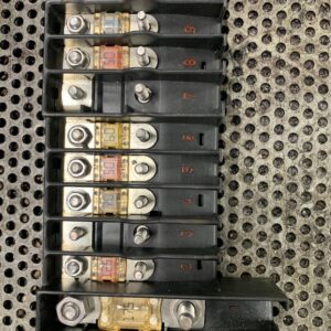 SKRZYNKA BEZPIECZNIKÓW VW T5 7H6970187FD