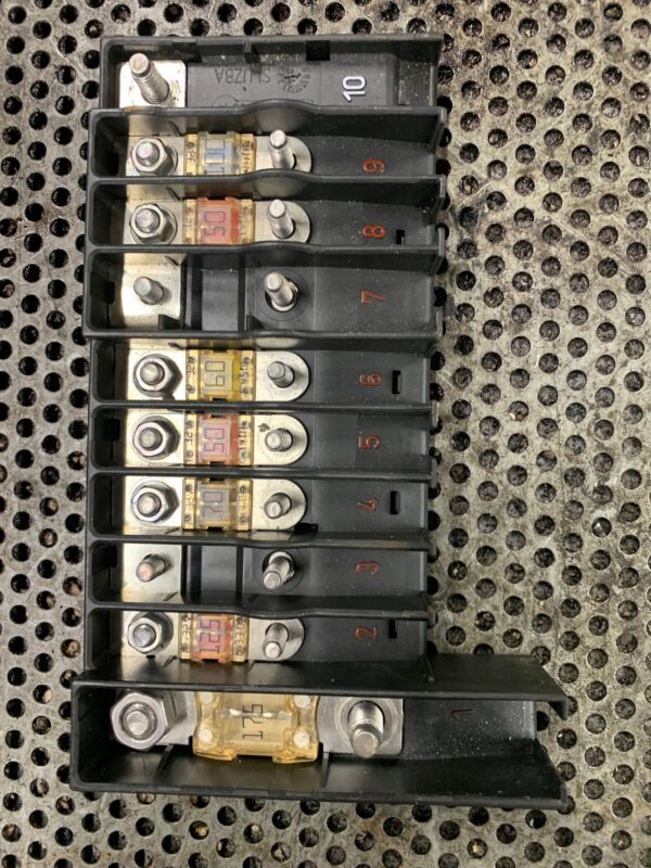 SKRZYNKA BEZPIECZNIKÓW VW T5 7H6970187FD