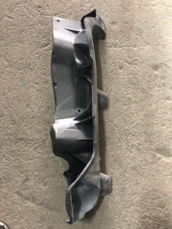 MOCOWANIE BŁOTNIKA PRAWY PRZÓD KANGOO 8200381902