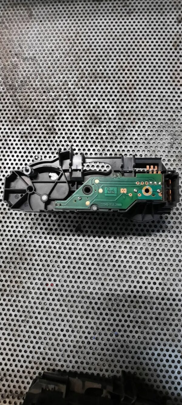 c26c7628caa2b1dc8d68adb1a4acceee