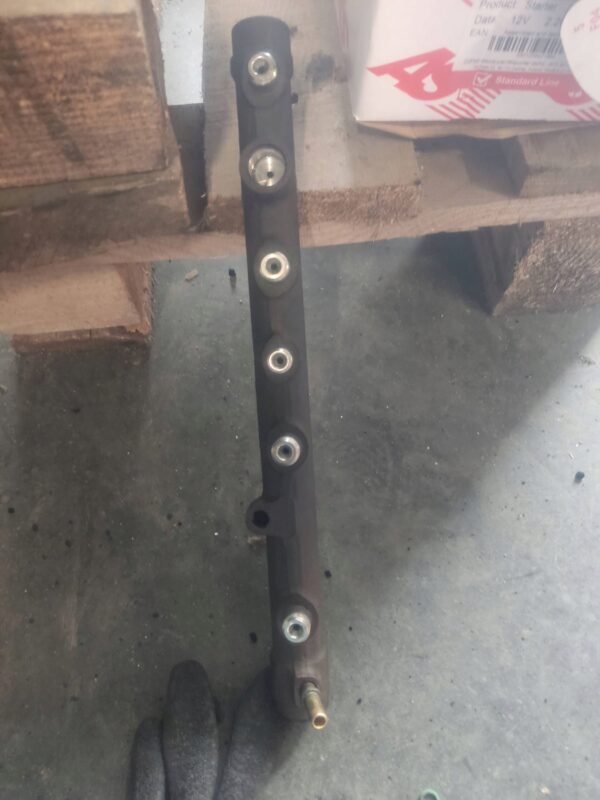 LISTWA WTRYSKOWA RENAULT TRAFIC II 1.9 DCI 8200330912