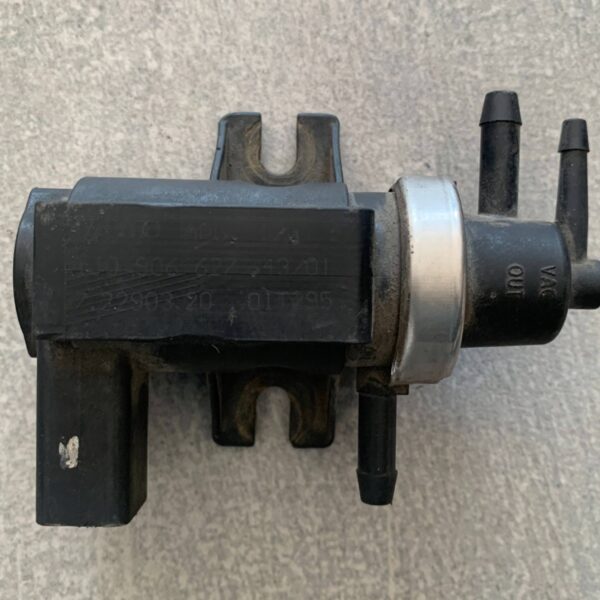 ZAWÓR PODCIŚNIENIA 1J0906627 VOLKSWAGEN T5