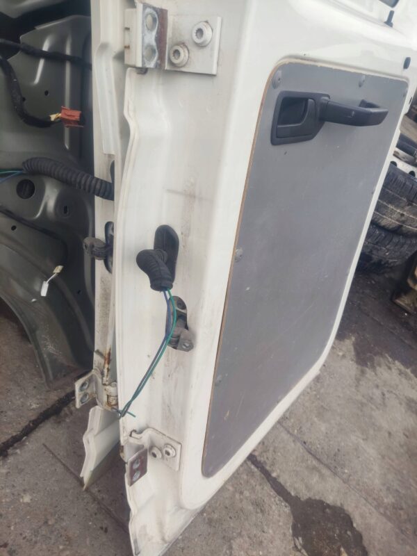 DRZWI PRAWY TYŁ VW T5