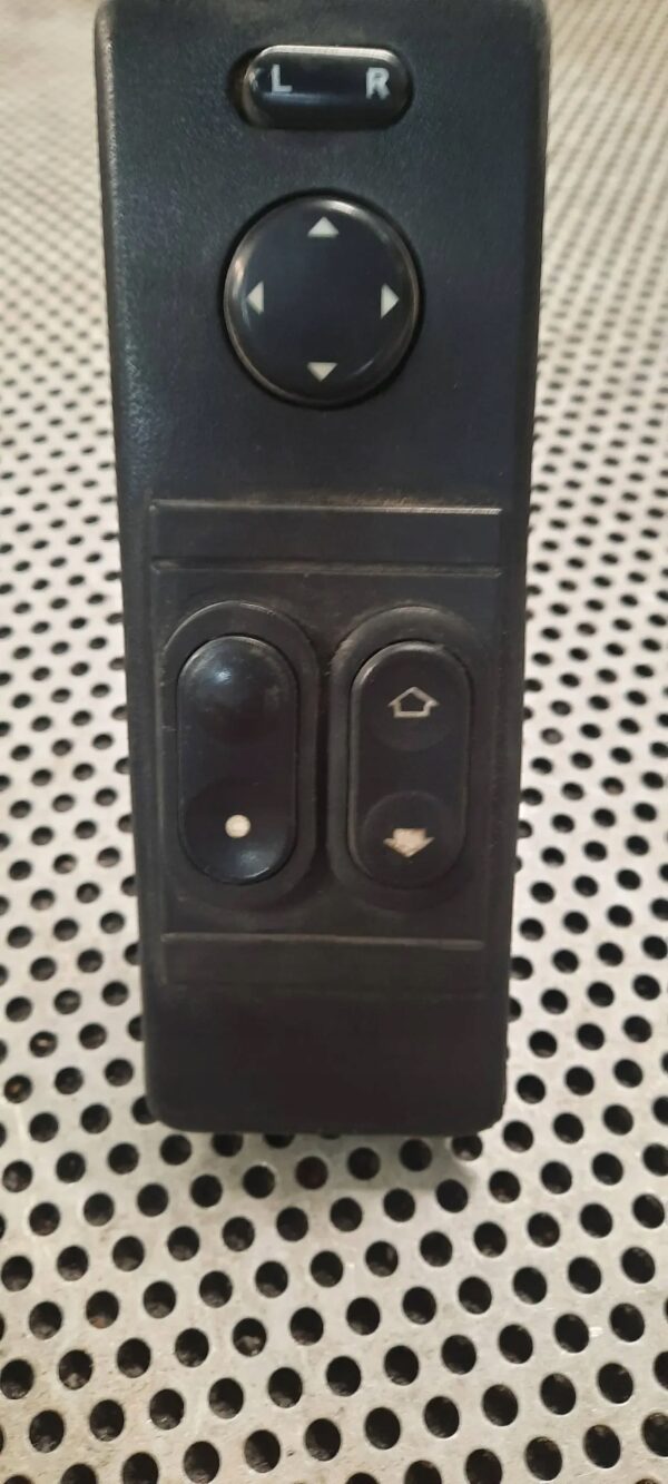 6e697af5f62106d12b98b06c28557cec.jpg PRZYCISKI SZYBY A0045459207 MERCEDES VITO