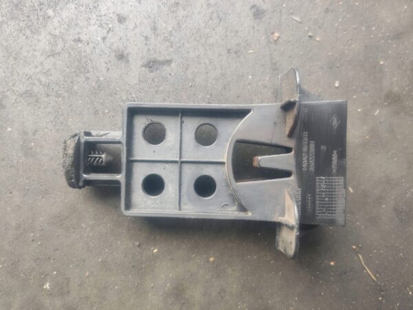 MOCOWANIE PIANKI WYGŁUSZAJĄCEJ RENAULT MASTER IV 140A24513R