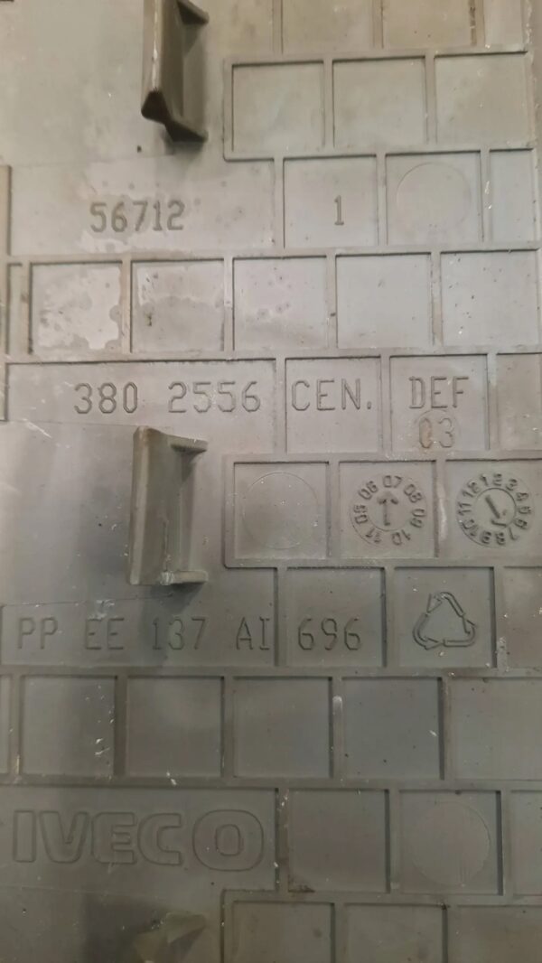 OSŁONA ZAŚLEPKA DESKI ROZDZIELCZEJ IVECO DAILY 06- 3802556