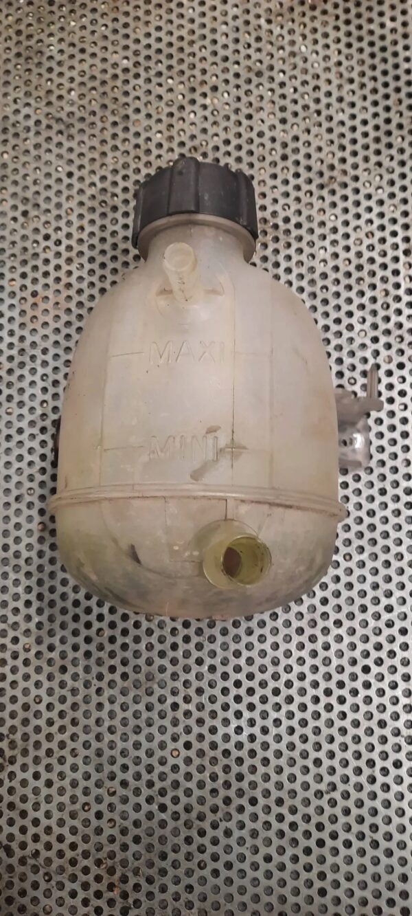 ZBIORNICZEK WYRÓWNAWCZY 8200686355 RENAULT KANGOO