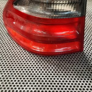 LAMPA TYLNA LEWA MERCEDES W210 A2108206764