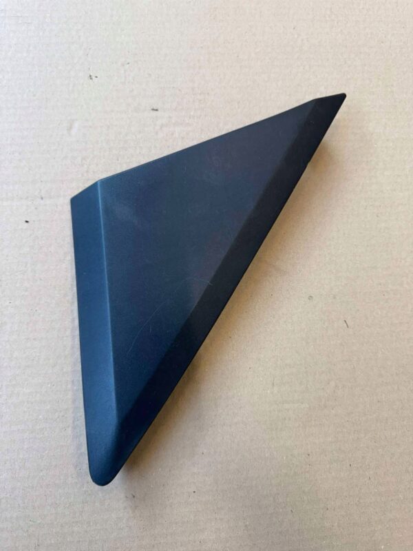 OSŁONA TRÓJKĄT LUSTERKA PRAWY VW CRAFTER MERCEDES SPRINTER A9068110107