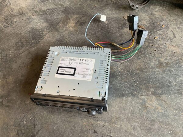 PANEL RADIOODTWARZACZ CD DVD GPS TRAFIC II VIVARO 039886 1545749 CDXGT33U