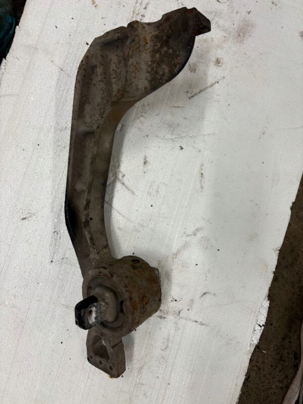 ŁAPA PODPORA MOSTU VITO W639 A6393530595