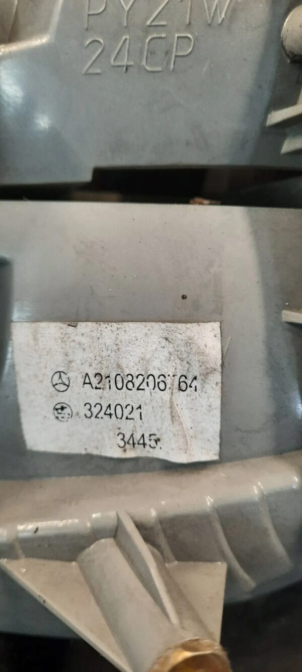 LAMPA TYLNA LEWA MERCEDES W210 A2108206764