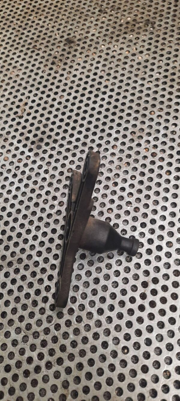 GNIAZDO LEWARKA 7H0129673