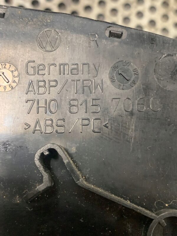 KARTKA NAWIEWU ŚRODKOWA PRAWA VW T5 7H0815706C