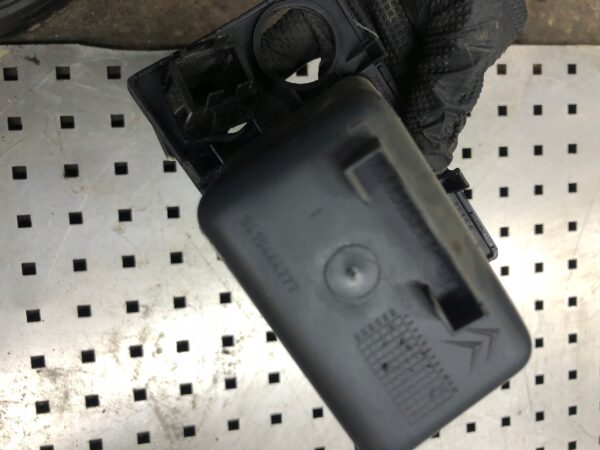 OSŁONA PRZEŁĄCZNIKÓW BERLINGO 2002 9619444777