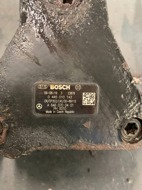 POMPA WTRYSKOWA MERCEDES BENZ W639 A6460700401