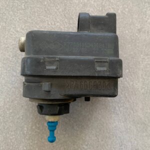 SILNICZEK REGULACJI ŚWIATEŁ R7700415343 RENUALT TRAFIC II