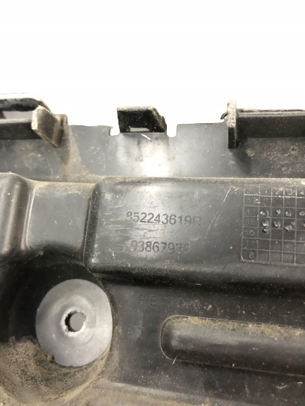ŚLIZG ZDERZAKA PRAWY TYŁ RENAULT TRAFIC 852243619R