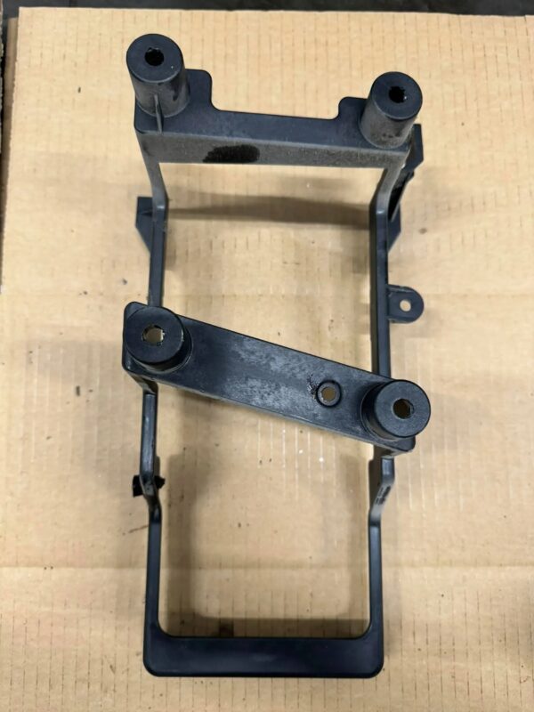 UCHWYT MOCOWANIE KOMPUTERA MERCEDES SPRINTER 906 A9065451640