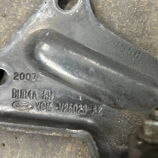 PROWADNICA ROLKA DRZWI BOCZNYCH PRZESUWNYCH YC15V25028 TRANSIT MK7