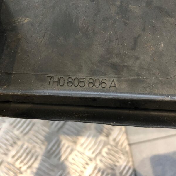 OSŁONA ZAŚLEPKA VOLKSWAGEN T5 7H0805806A