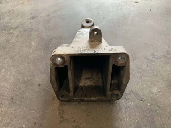 WSPORNIK SILNIKA MERCEDES W906 A6462230504