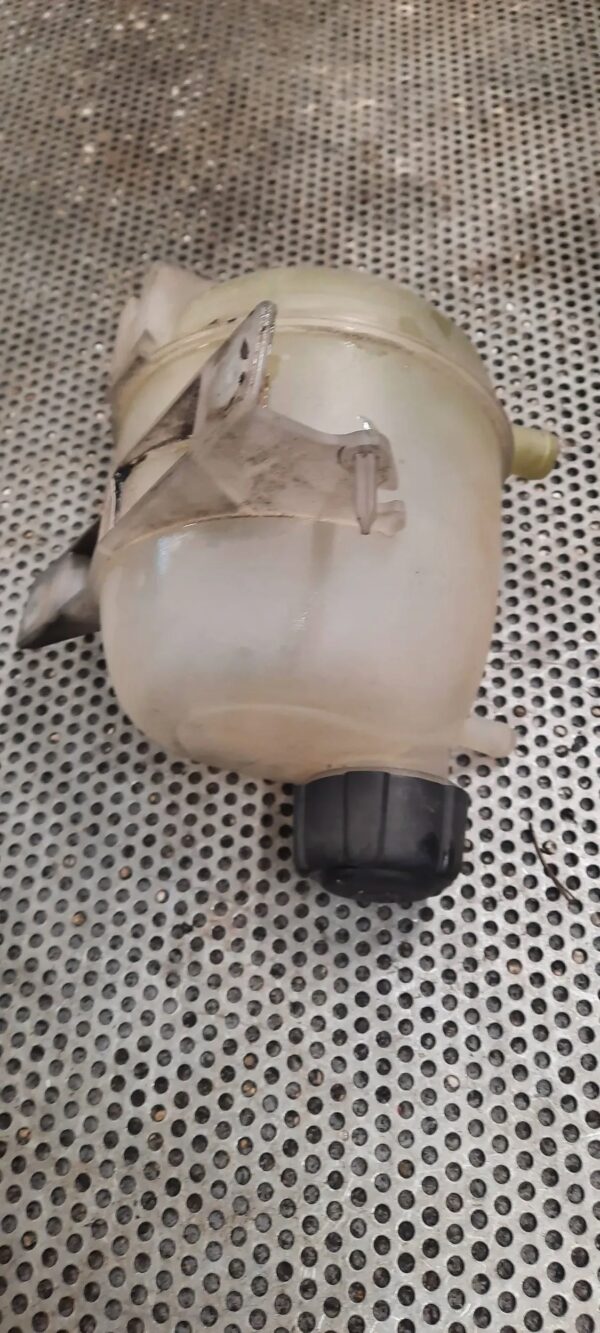 ZBIORNICZEK WYRÓWNAWCZY 8200686355 RENAULT KANGOO