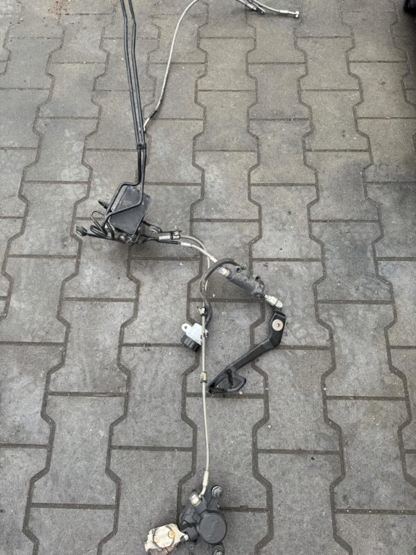 POMPA ABS TRIUMPH TIGER 800 XCA 18-20 LIFT T2028304 KOMPLET PRZEWODY