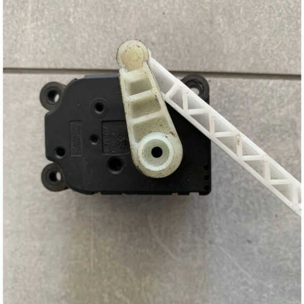 SILNICZEK NAGRZEWNICY B8036U12 RENAULT MASTER II