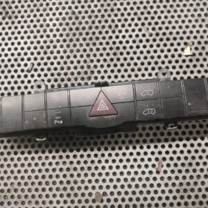 PRZEŁĄCZNIK AWARYJNYCH VW CRAFTER 9068700510