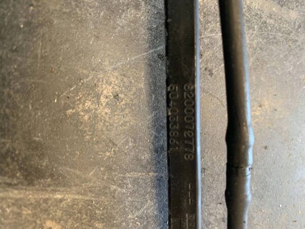 RAMIĘ WYCIERACZKI SZYBY MASTER II 8200072778