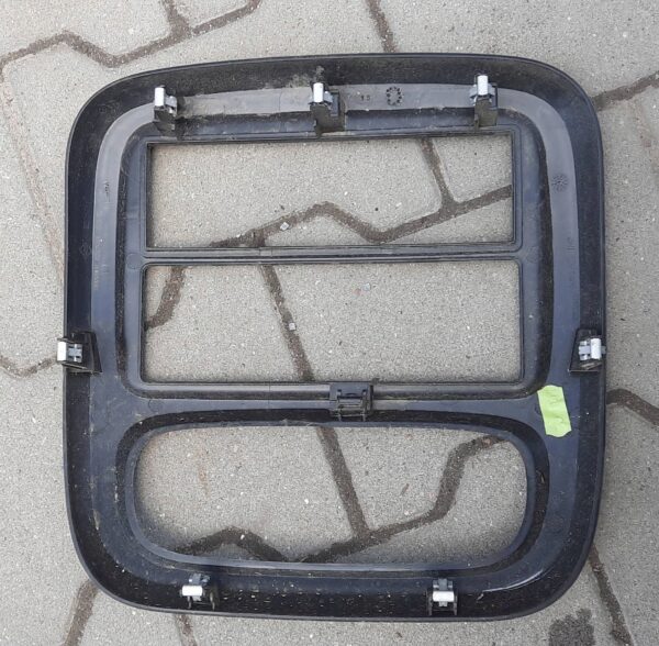 RAMKA OBUDOWA RADIA RENOULT TRAFIC III 682603912R