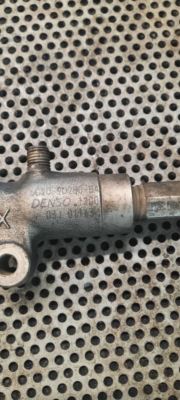 LISTWA WTRYSKOWA 209104415