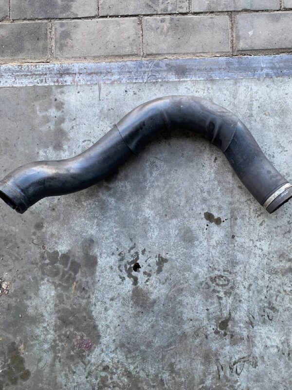 3725a2fd895ee71cf10b84cad6df6feb