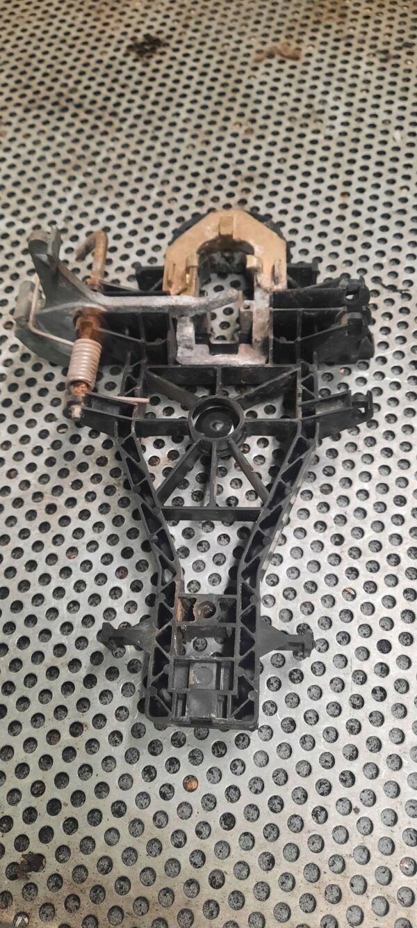 WKŁAD KLAMKI VOLKSWAGEN T5