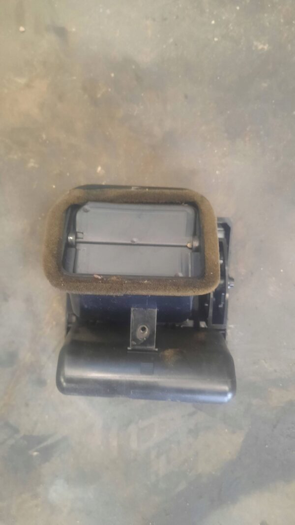 BOCZNA KRATKA NAWIEWU DESKI ROZDZIELCZEJ VW T5 03-15 7H1819204