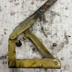 ZAWIAS MASKI PRAWY VW T5 7H0823302D