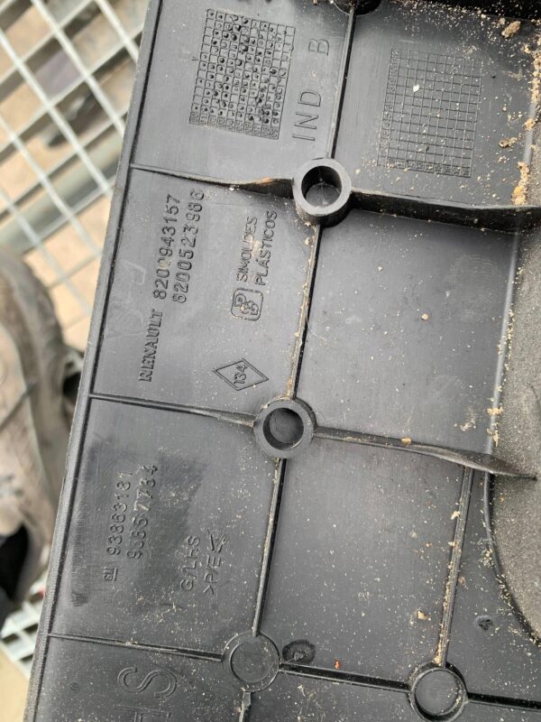 LISTWA PROGOWA LEWA TRAFIC II 8200943157