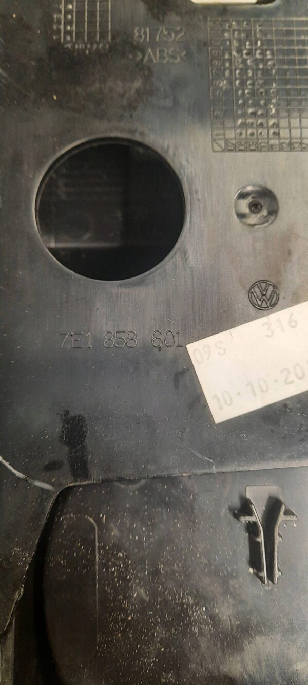 UCHWYT NA KUBEK 7E1858601 VOLKSWAGEN T5