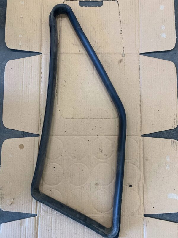 USZCZELKA LISTWA SZYBY DRZWI PRZEDNICH PRAWA 05801555852 IVECO DAILY III