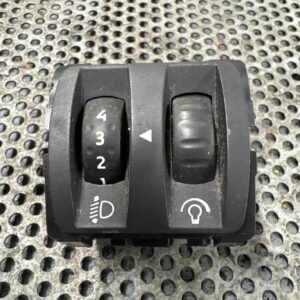 86081b86c1084a75298bd34d7d84786b.jpg PRZEŁĄCZNIK WYSOKOŚCI ŚWIATEŁ TRAFIC III 251900567R