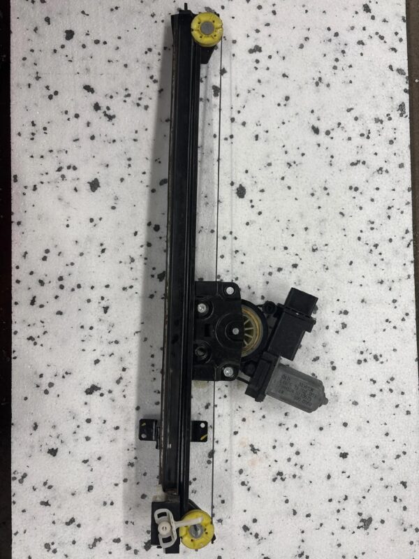 9838d1822def7661fad4fdb4e84ff36b