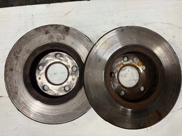 TARCZE HAMULCOWE PRZÓD KOMPLET RENAULT TRAFIC III 1.6