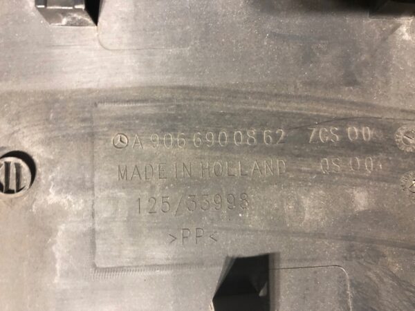 LISTWA DRZWI PRAWY PRZÓD NR 4 SPRINTER A9066900862