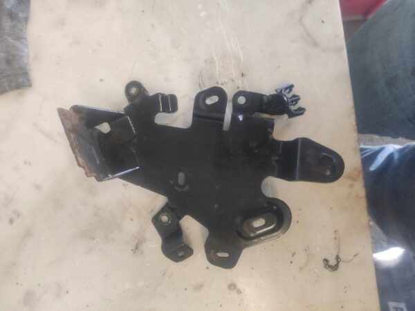 UCHWYT/MOCOWANIE TERMOSTATU RENAULT MASTER IV 215144402R