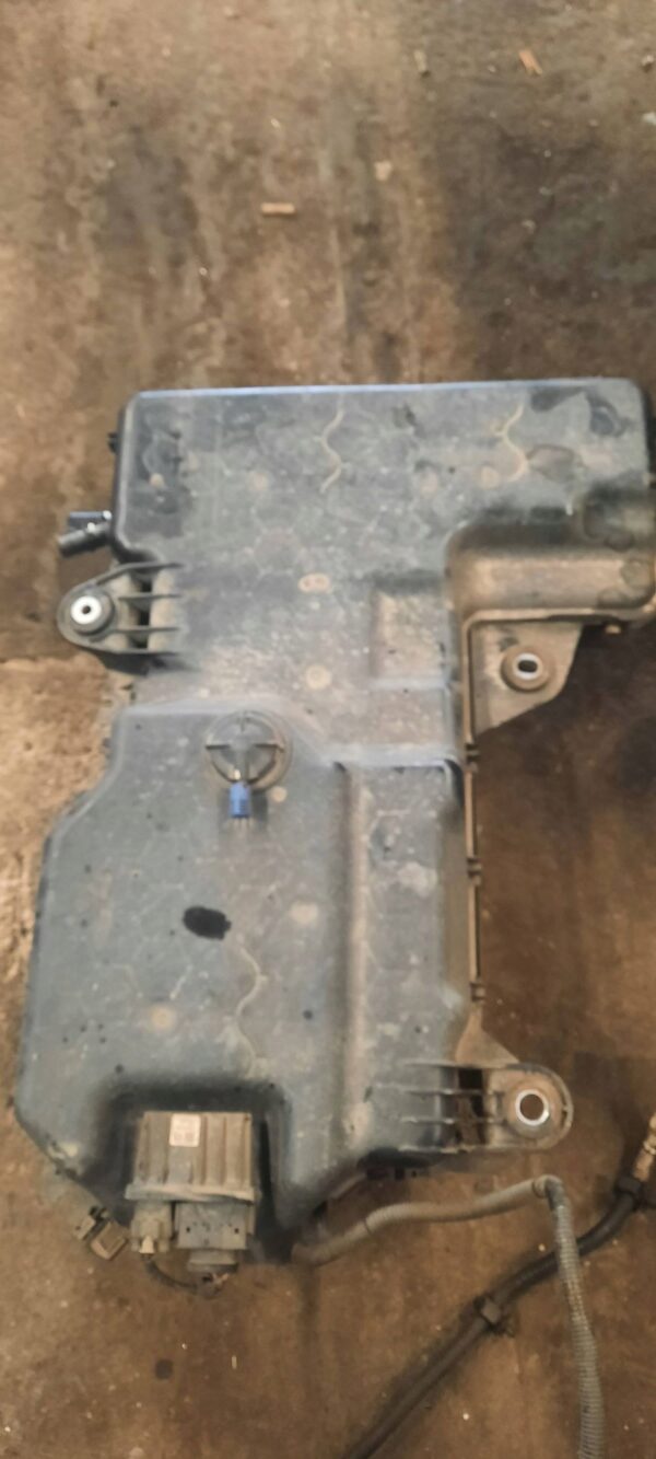 ZBIORNIK ADBLUE 7E0131877E VOLKSWAGEN T6