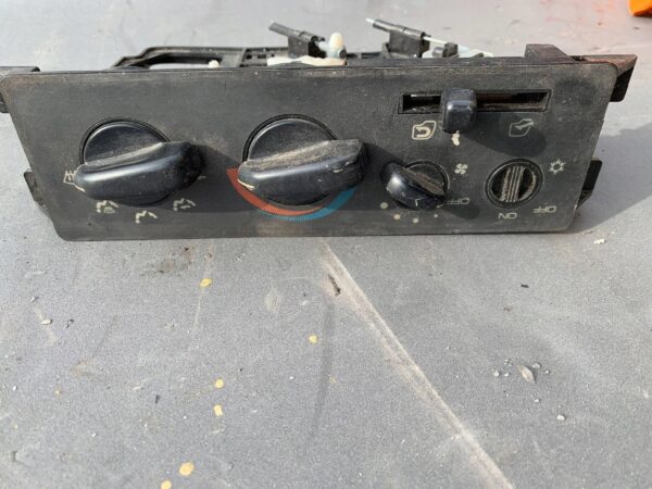 518a89f6fb1ec0331398e7cab892de0e