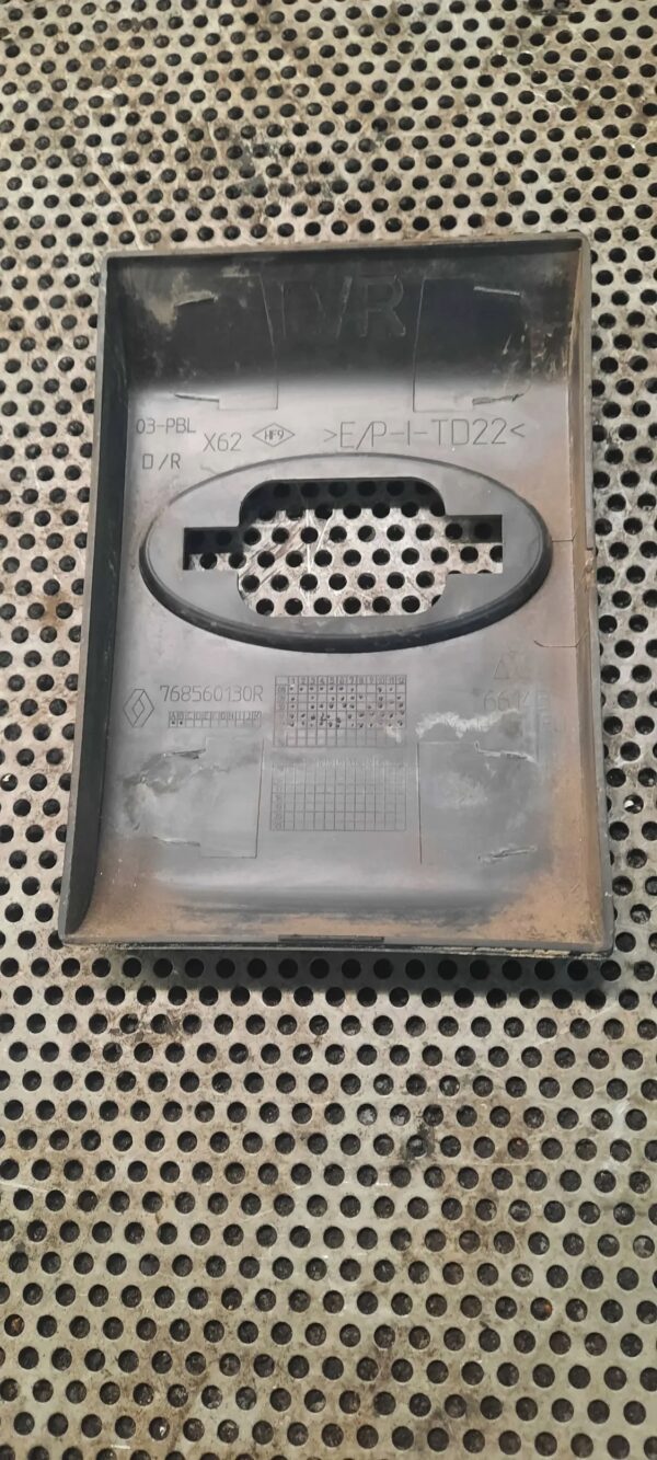 LISTWA BOCZNA DRZWI RENAULT 768560130R