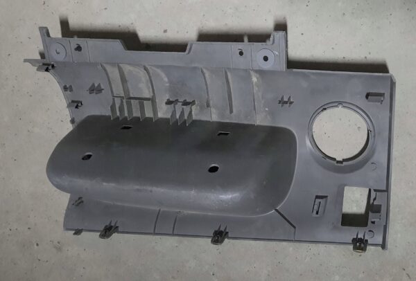 SCHOWEK PASAŻERA MASTER II 8200189003