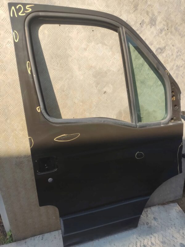 DRZWI PRAWY PRZÓD IVECO DAILY 99-06r 124